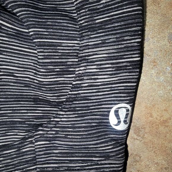 Lululemon Ta Ta Tamer sports bra 32DD - Picture 3 of 6